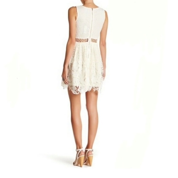 NWT Romeo + Juliet Couture Ivory White Lace Crochet Eyelet Dress - Picture 2 of 8